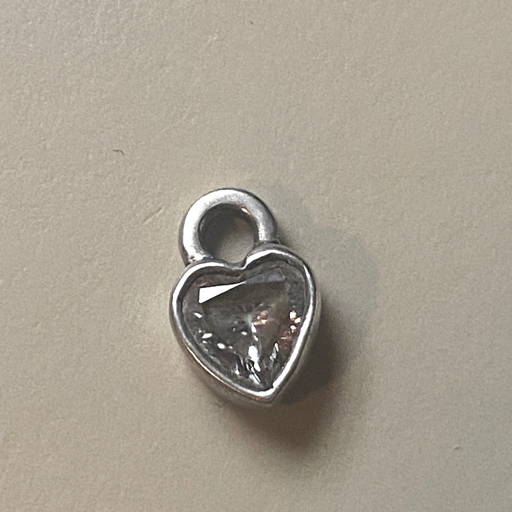 LEE BREVARD Tiny Bezel Heart